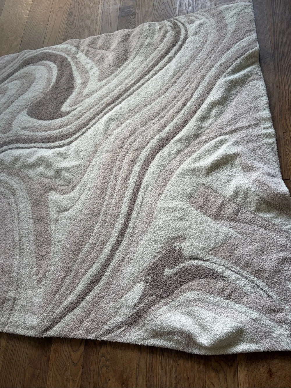 Barefoot Dreams Cozychic marbled Blanket in Cream sand Multi like new 45 x 60”